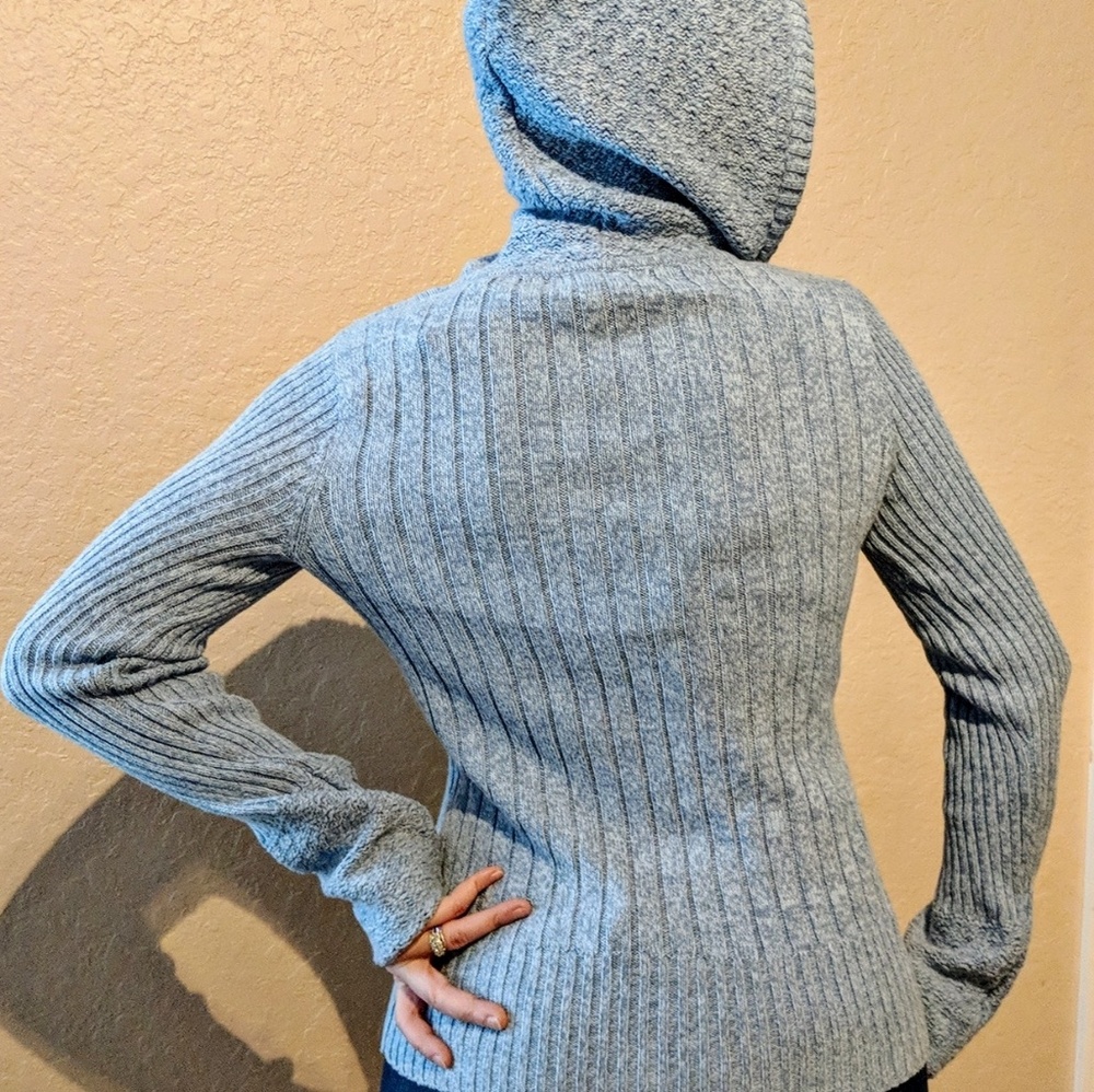 DKNY HOODED SWEATSHIRT